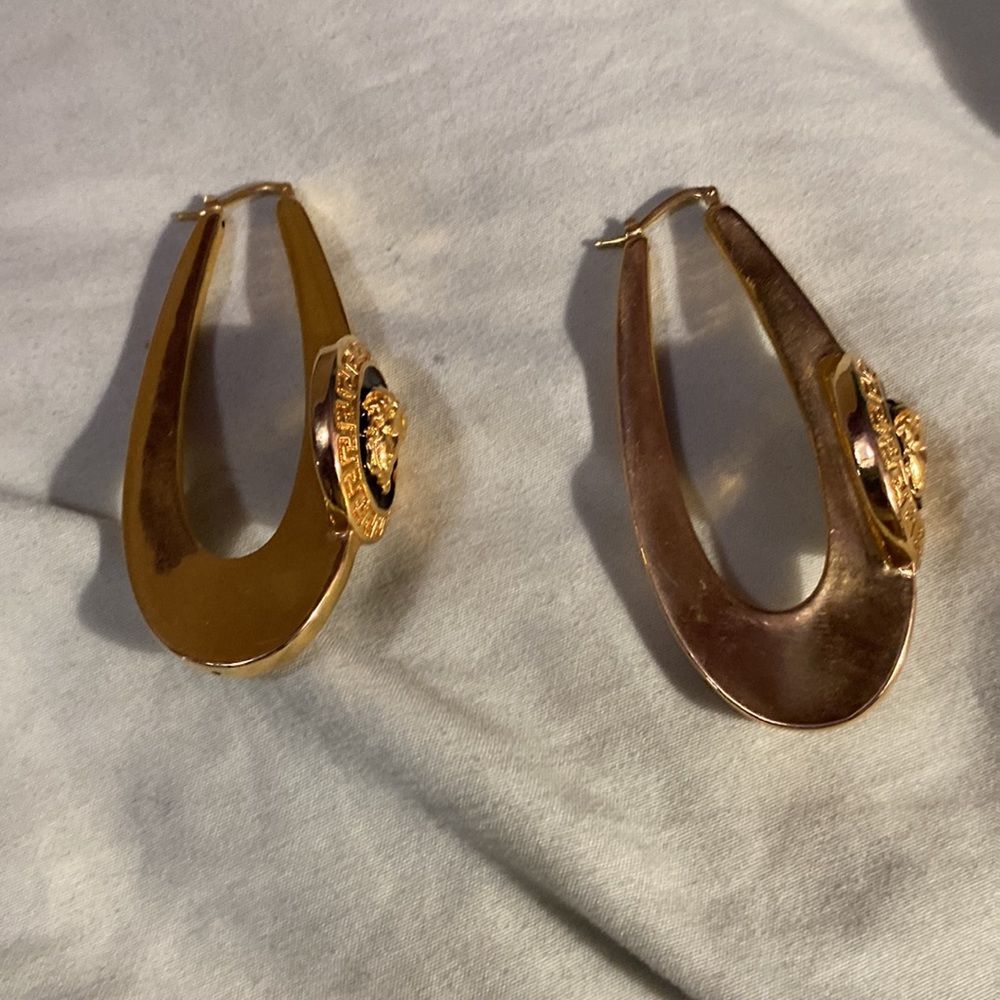 18 Karat Gold Solid - image 2